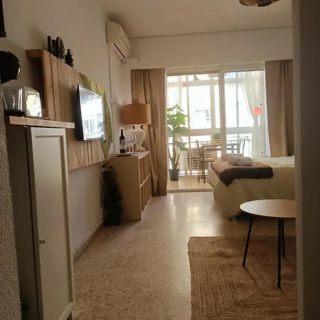 Estudio Oasis Urban 托雷莫利诺斯